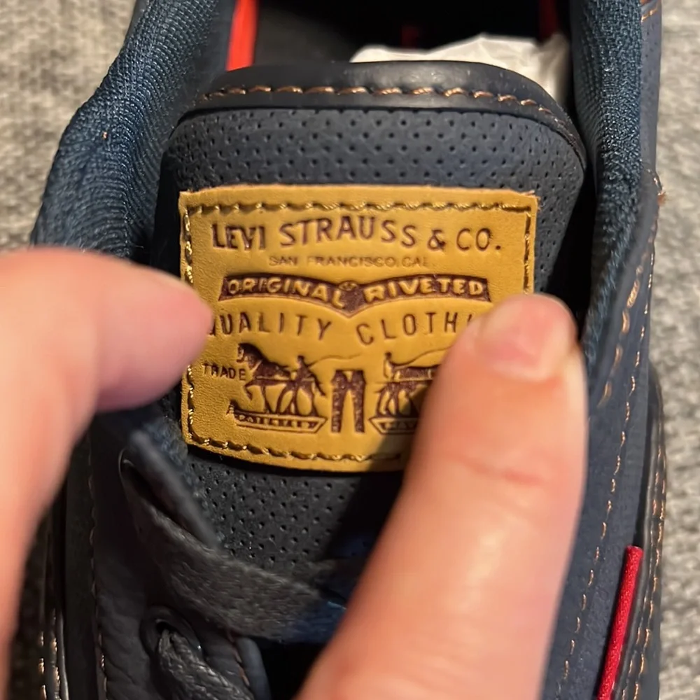NWT Levi's Ethan Sneakers
